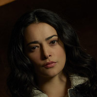 Натали Мартинез в сериале Переправа - официальное фото