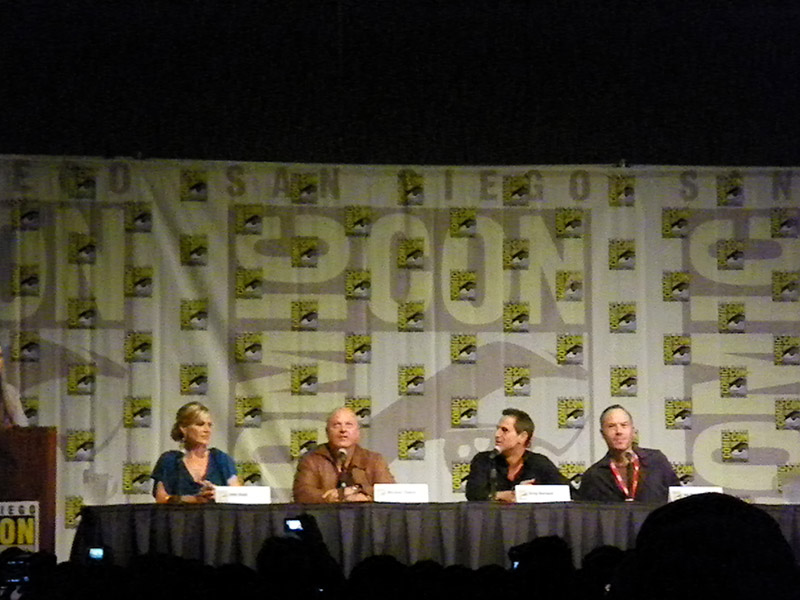 Группа сериала No Ordinary Family на Comic-Con 2010